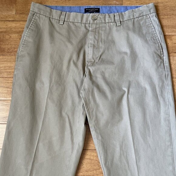 Banana Republic Emerson Chino Pants Mens Size 36 x 30.5 Khaki Flat Front Preppy - Picture 2 of 15
